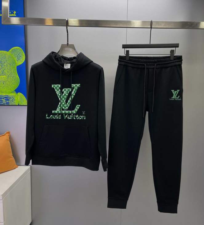 Picture of LV Sweater Suits _SKULVM-5XLkdtn5241002